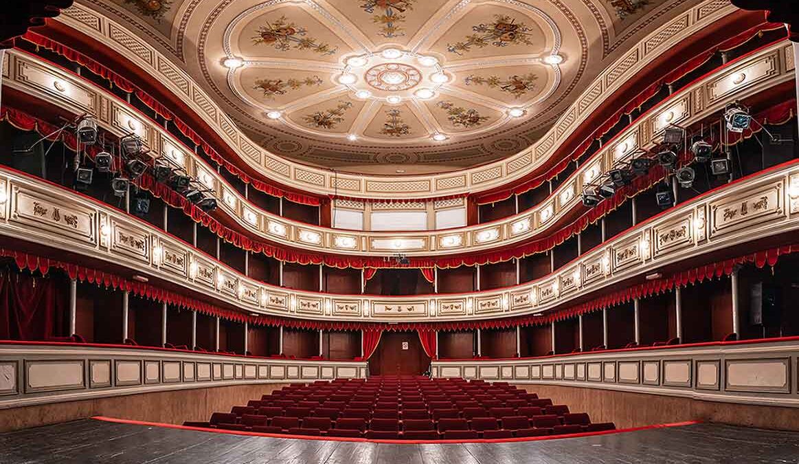 Cisco Catalyst、NEC Express5800など 計111台